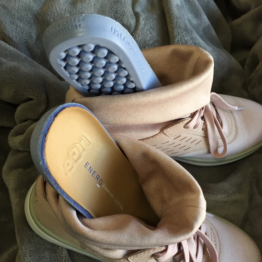 🌵UGG Ankle Boot Islay Super Soft Leather Sneaker Sz 5 - Picture 6 of 7